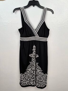 INC International Concepts Y2K Dress Size S Black White Print V-Neck Grommetts